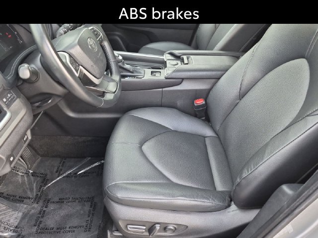 Used 2025 Toyota Grand Highlander AWD image 13