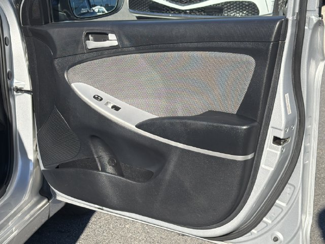 Used 2012 Hyundai Accent GS FWD image 16