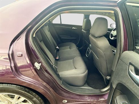 Used 2021 Chrysler 300 Touring w/ Driver Convenience Group image 26