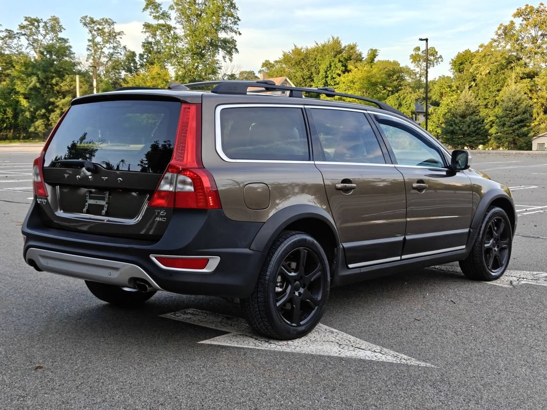 Used 2013 Volvo XC70 T6 AWD/4WD image 3