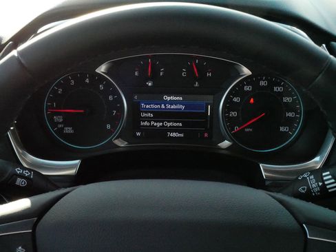 Used 2023 Chevrolet Traverse LT w/ Midnight/Sport Edition image 21