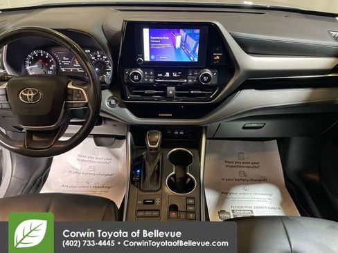 Used 2023 Toyota Highlander XLE image 13