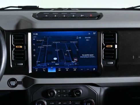 Used 2023 Ford Bronco Badlands image 13