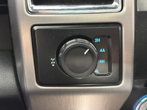 Used 2015 Ford F150 Platinum w/ Equipment Group 701A Luxury AWD/4WD image 23