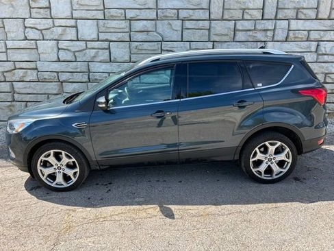 Used 2019 Ford Escape Titanium AWD/4WD image 3