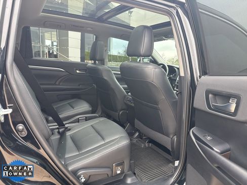 Used 2019 Toyota Highlander Limited Platinum w/ Protection Package #3 image 29