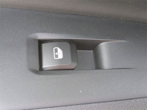 New 2026 Jeep Compass Latitude image 25