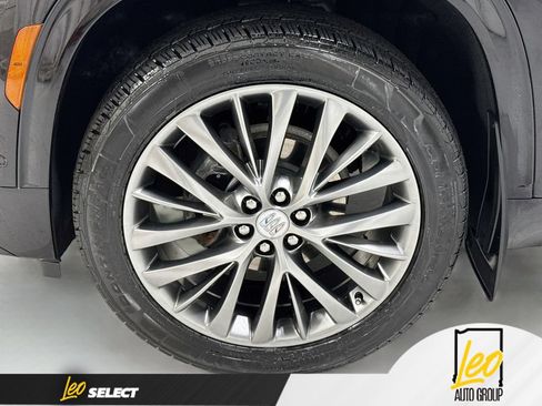 Used 2025 Buick Enclave Avenir w/ Super Cruise Package AWD/4WD image 37