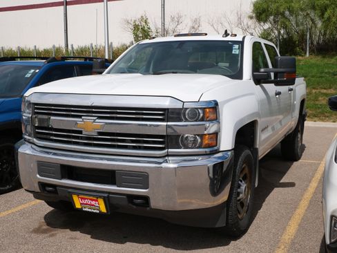 Used 2016 Chevrolet Silverado 3500 W/T w/ WT Convenience Package AWD/4WD image 3