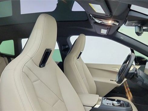 Used 2024 BMW iX xDrive50 w/ Premium Package image 22