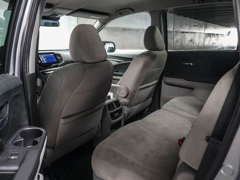 Used 2020 Honda Pilot EX image 18