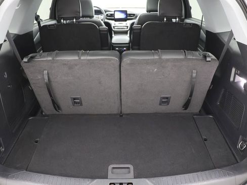 Used 2022 Ford Explorer XLT w/ Equipment Group 202A image 30