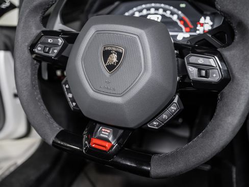 Used 2023 Lamborghini Huracan STO RWD image 40
