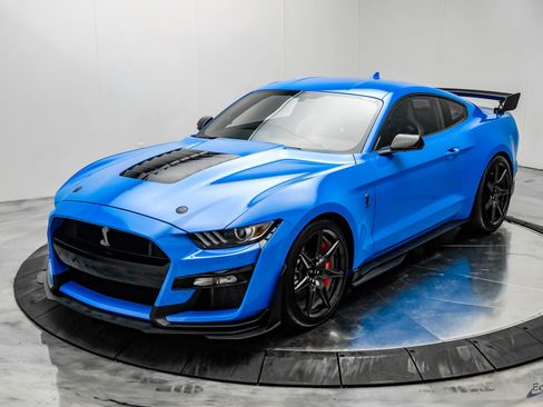 Used 2022 Ford Mustang Shelby GT500 w/ Carbon Fiber Track Pack RWD image 7