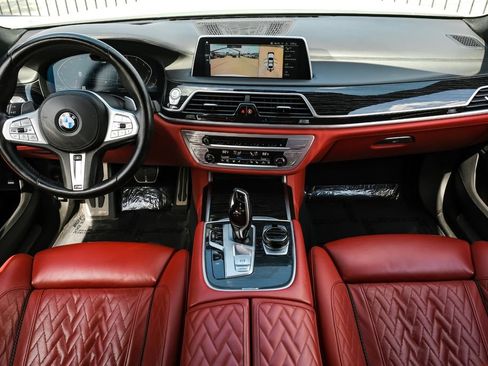 Used 2022 BMW 750i xDrive w/ Executive Package AWD/4WD image 14