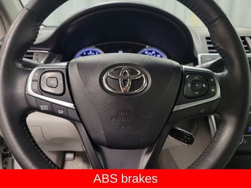 Used 2016 Toyota Camry XLE w/ Moonroof Package image 18