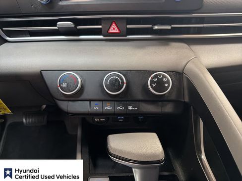 Certified 2024 Hyundai Elantra SE FWD image 23