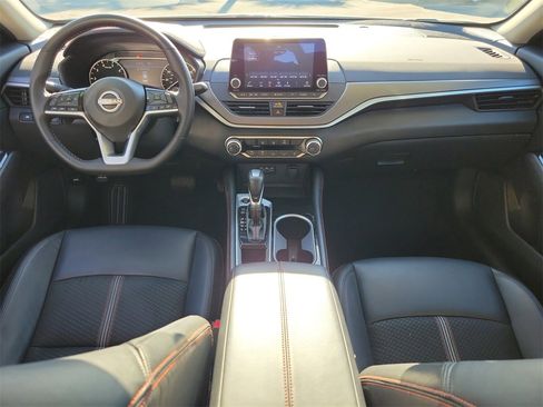 Used 2025 Nissan Altima 2.5 SR image 12