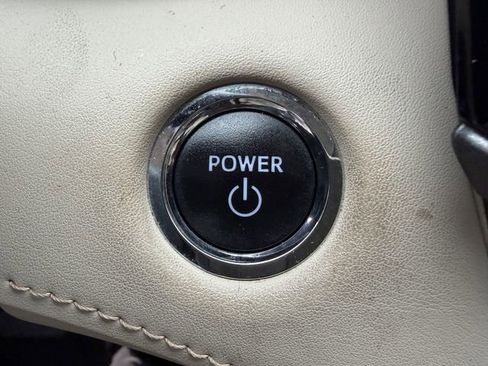 Used 2023 Toyota Highlander XLE image 20