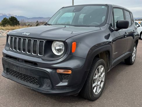 Used 2023 Jeep Renegade Latitude image 3