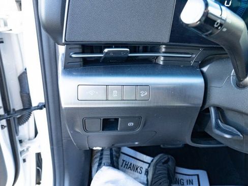 Used 2025 Hyundai Kona SEL image 23