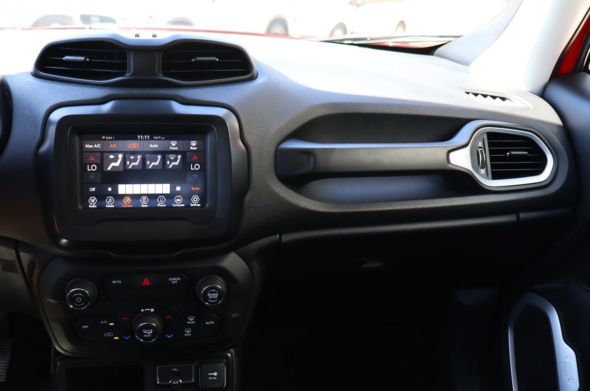 Used 2018 Jeep Renegade Latitude FWD image 44