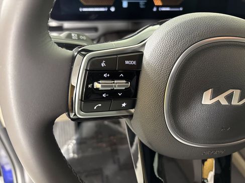 New 2026 Kia Carnival FWD image 20
