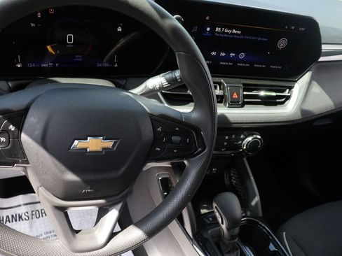 Used 2025 Chevrolet TrailBlazer LT AWD/4WD image 22