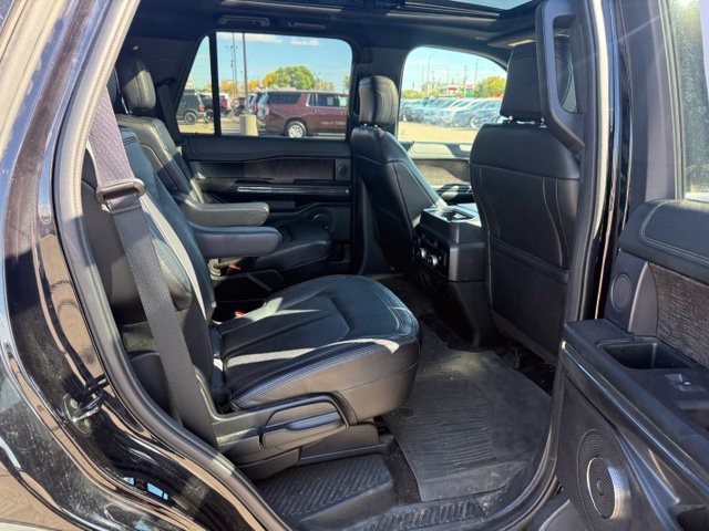 Used 2019 Ford Expedition Limited w/ Equipment Group 302A AWD/4WD image 13