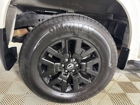 Used 2023 Nissan Frontier SV w/ Graphics Package AWD/4WD image 32