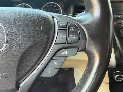 Used 2017 Acura ILX FWD image 23