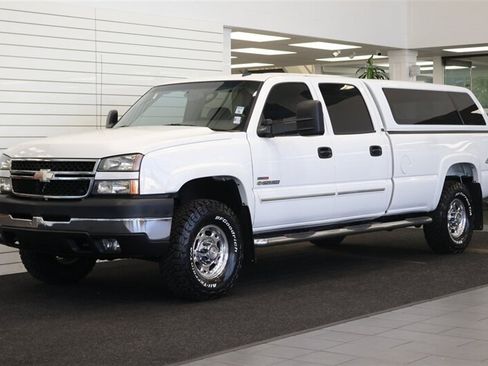 Used 2006 Chevrolet Silverado 2500 W/T AWD/4WD image 3