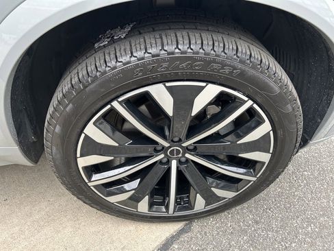 Certified 2025 Volvo XC90 B5 Plus image 7