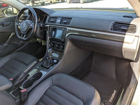 Used 2016 Volkswagen Passat 1.8T image 14