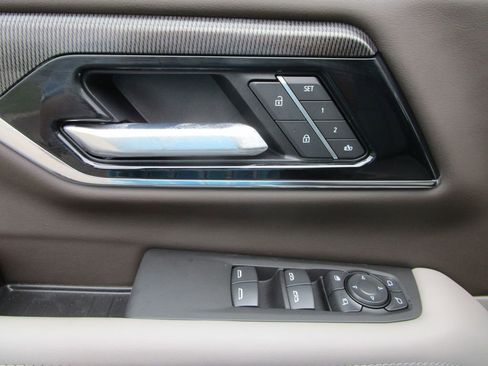 New 2026 GMC Yukon XL Elevation w/ Elevation Premium Package RWD image 29