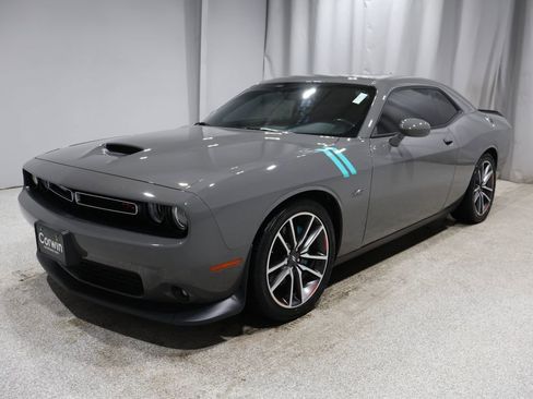 Used 2023 Dodge Challenger R/T w/ Plus Package image 5