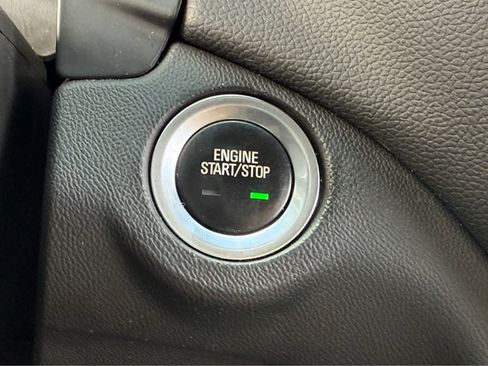 Used 2022 Chevrolet Equinox LT FWD image 24