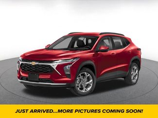 Used 2025 Chevrolet Trax LT FWD video 1