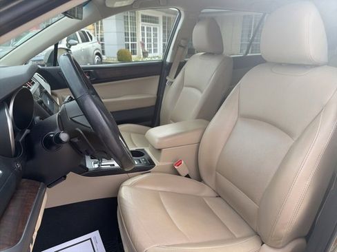 Used 2017 Subaru Outback 2.5i Limited image 9