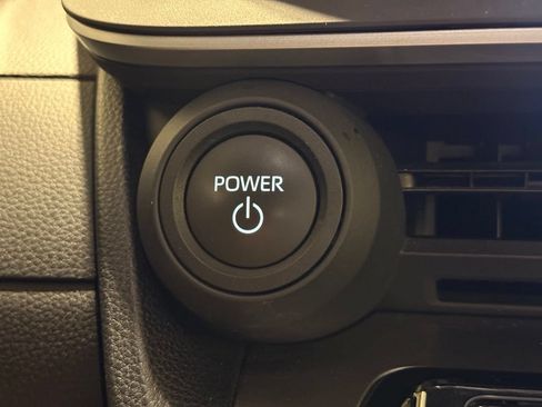 Used 2025 Toyota Prius LE FWD image 20