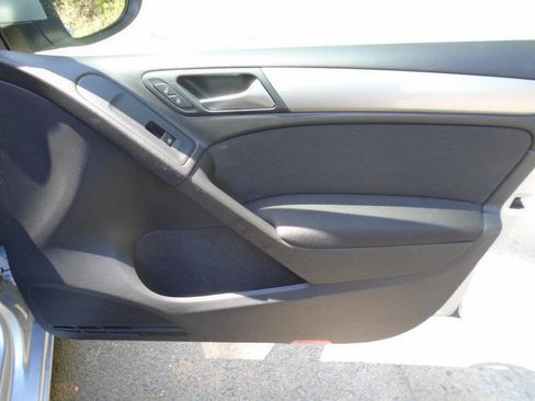 Used 2014 Volkswagen Golf 4-Door image 22