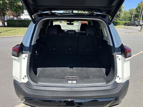 Certified 2023 Nissan Rogue SV w/ SV Premium B Package FWD image 15