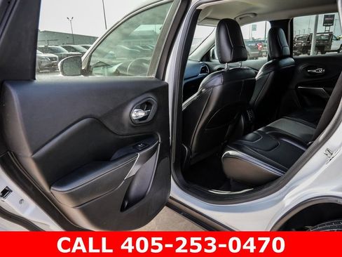 Used 2020 Jeep Cherokee Limited FWD image 45