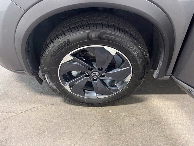 Used 2025 Nissan Rogue SV AWD/4WD image 31