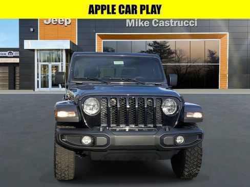Used 2022 Jeep Gladiator Willys image 2