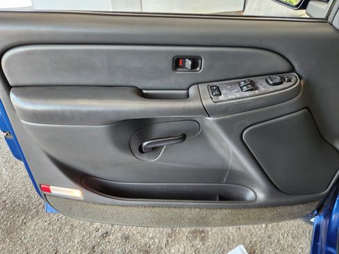 Used 2004 Chevrolet Silverado 1500 LS AWD/4WD image 9