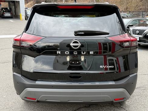 Used 2023 Nissan Rogue SV w/ SV Premium B Package image 5