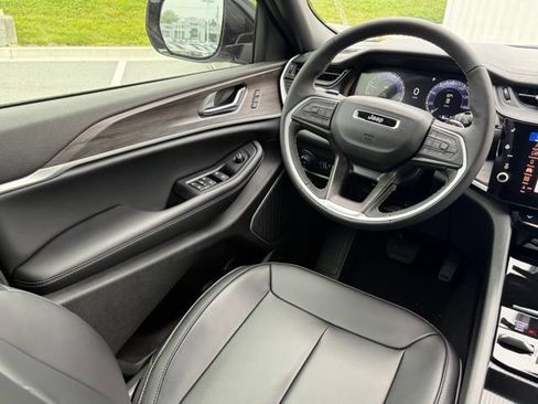 New 2026 Jeep Grand Cherokee Limited AWD/4WD image 35