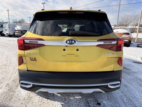 Used 2021 Kia Seltos SX w/ SX Sunroof Package image 6