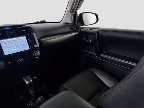 Used 2020 Toyota 4Runner TRD Off-Road Premium w/ Moonroof Package AWD/4WD image 26